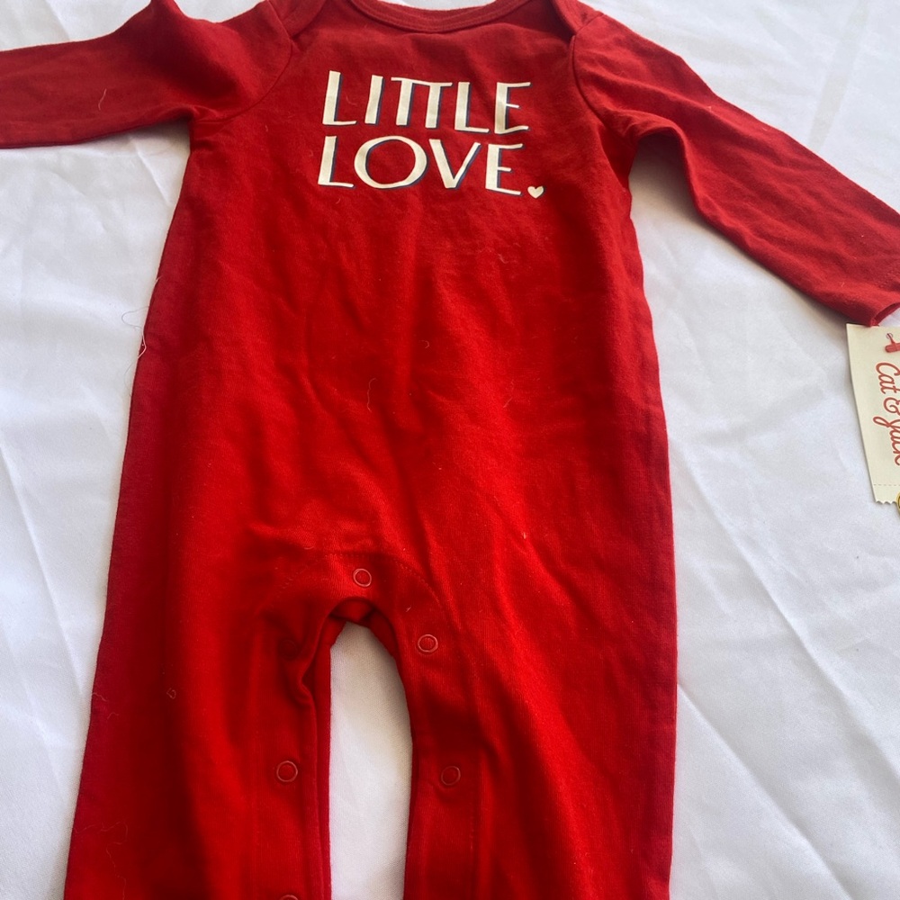 Cat and Jack infant sleeperNWT 6-9 months perfect condition